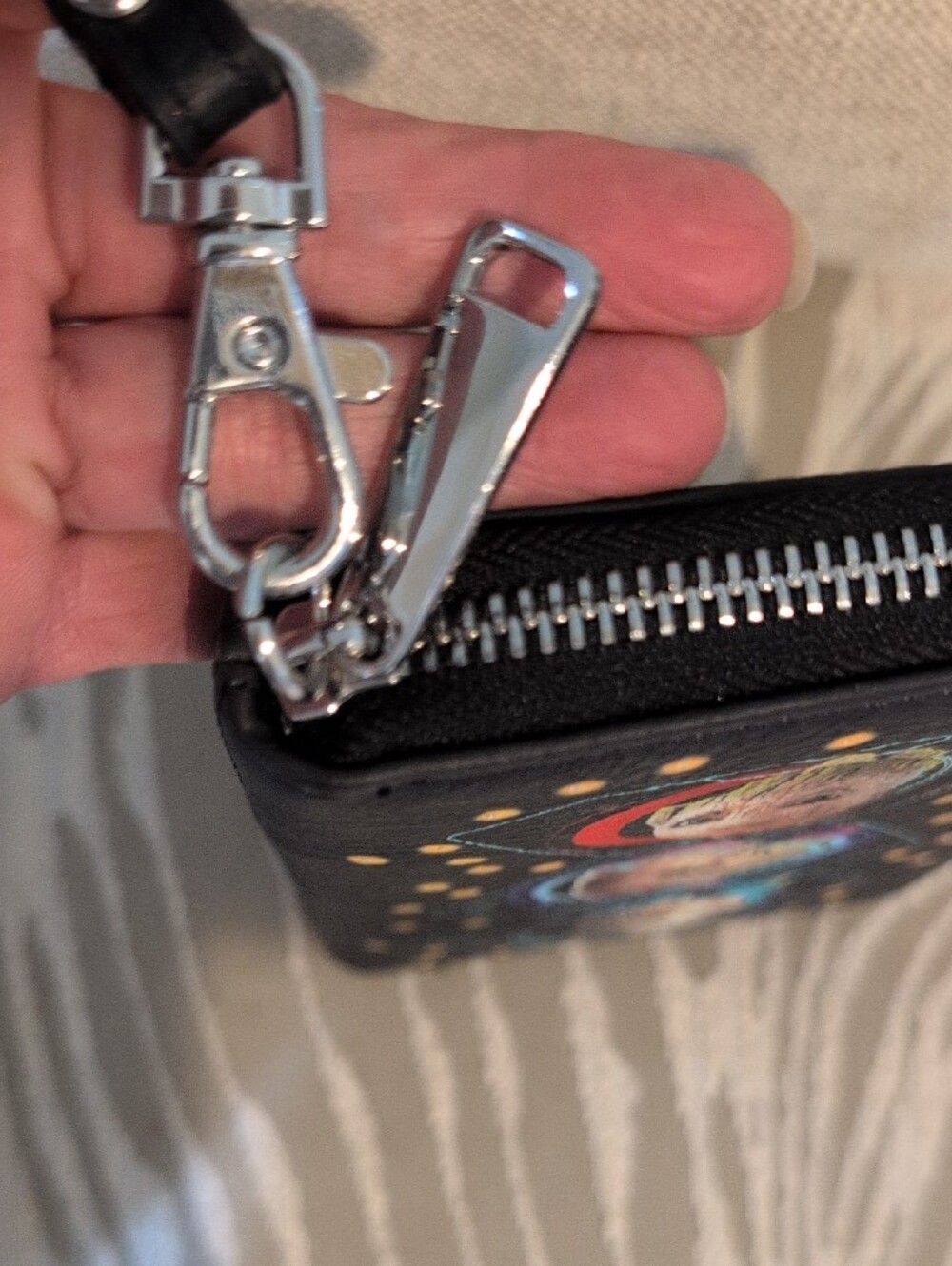 I AM GROOT Black Light-Up Wristlet/Wallet - Picture 3 of 13